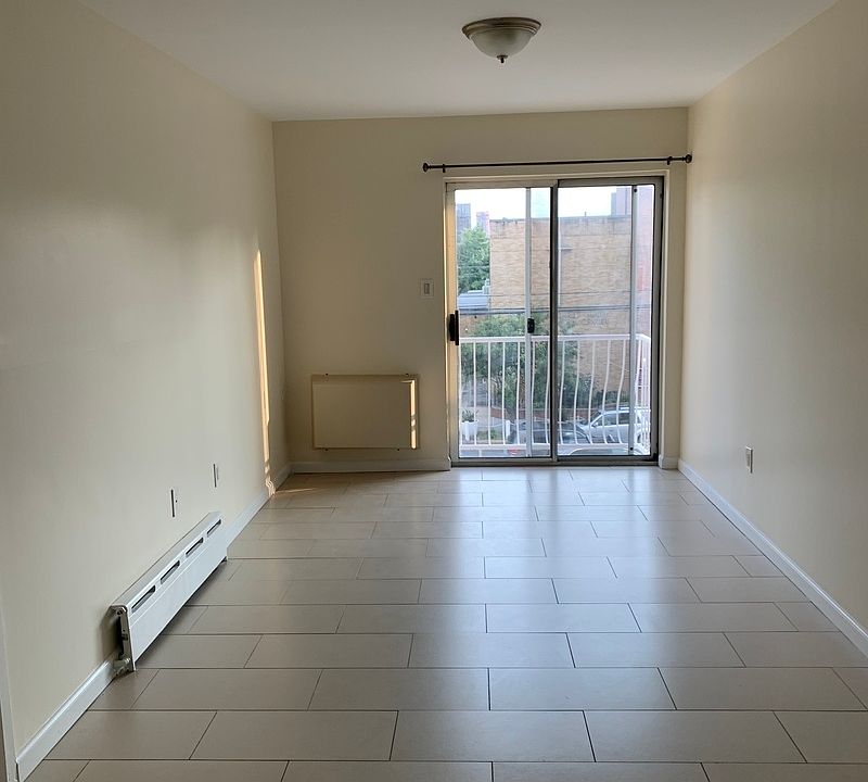 1st image of 9-17 27th Ave #2F