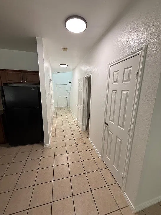 3 bed, 2.5 bath, 1740 sqft, $1,900 — Photo 4
