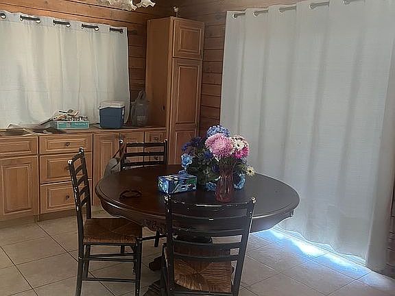 5th image of 63 E Cahill Ct
