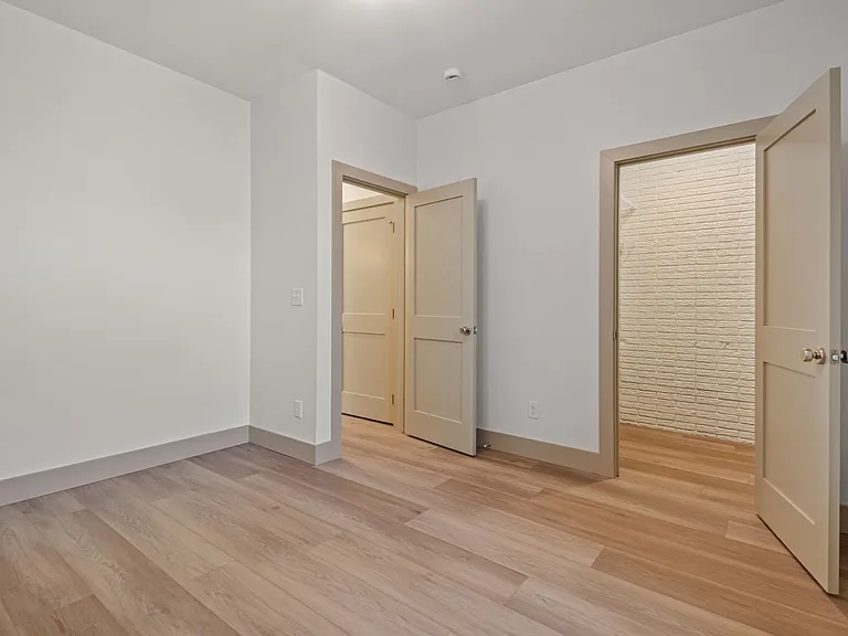 1327 Foster Rd — Photo 40