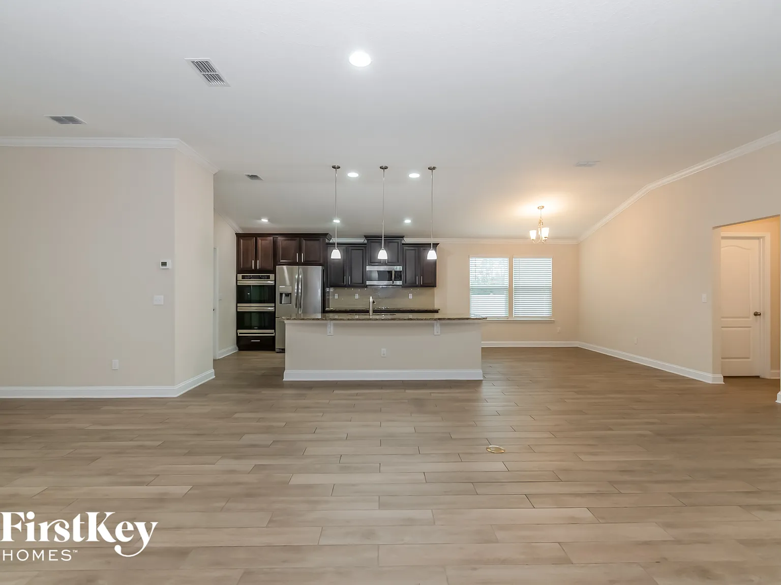 5 bed, 4.0 bath, 2921 sqft, $3,310 — Photo 2