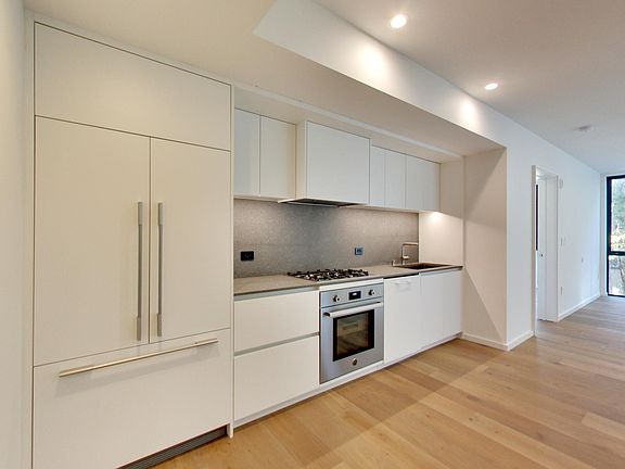 5th image of 1458 Broadway St #5
