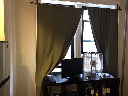 Rented by Metroline Realty | media 5