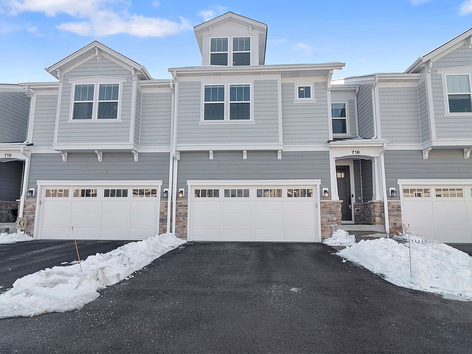 1st image of 716 Riverbank Dr