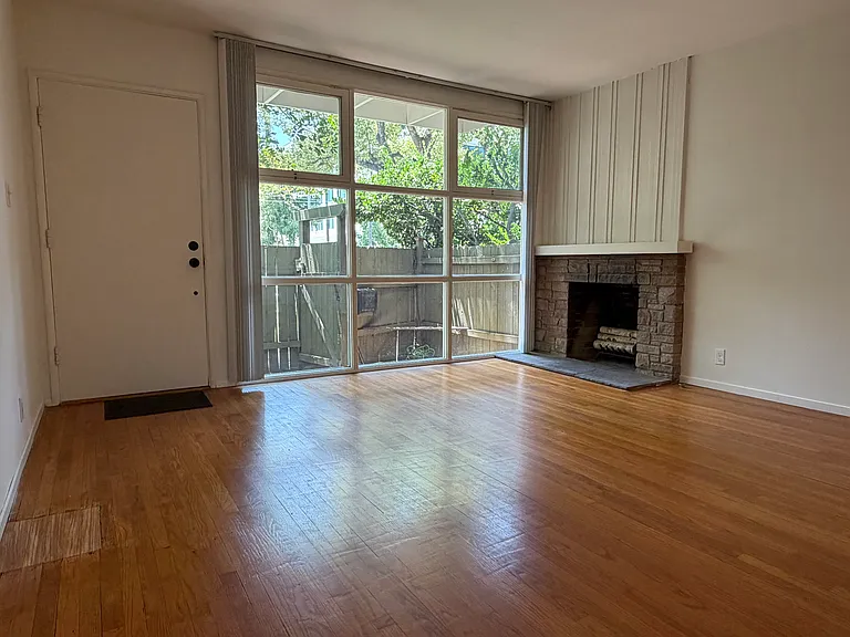 58 N Wilson Ave #64 — Photo 3