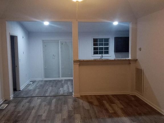 4th image of 205 W Winchester St Unit A