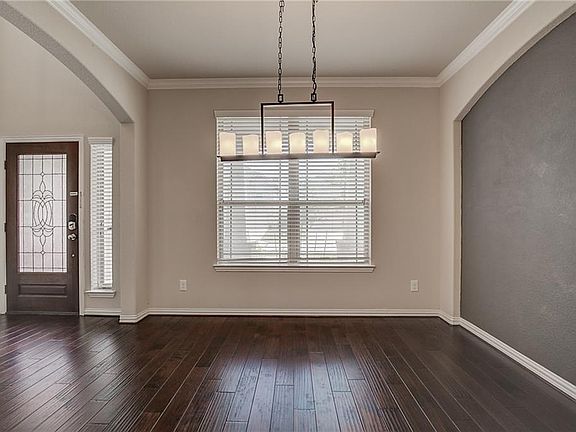 4th image of 11701 Beach St