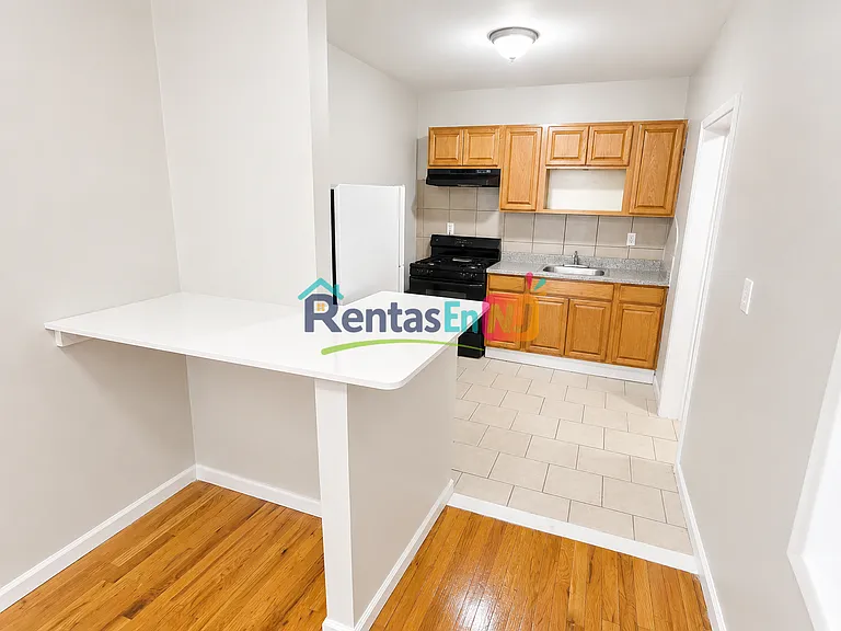 76 N 9th St #1A — Photo 3