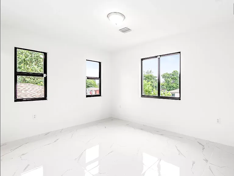 1825 NW 68th St #1 — Photo 12
