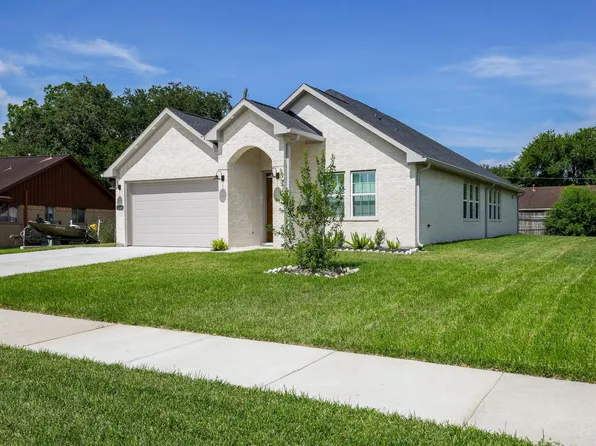 2303 Cunningham Dr, Pearland, TX 77581