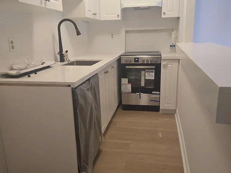 558 Spadina Cres #2 — Photo 10