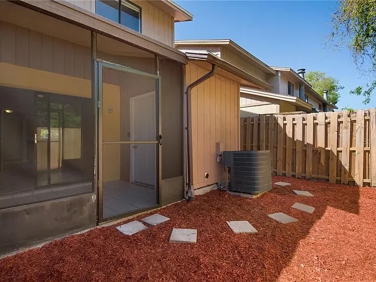3911 Oak Limb Ct — Photo 14