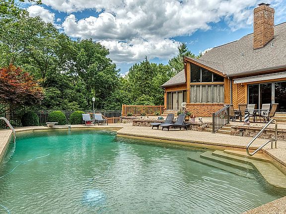 5th image of 12818 Topping Manor Dr