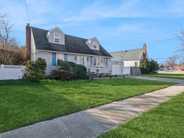 13 frey, Farmingdale, NY 11735