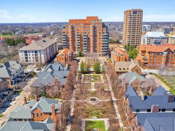 4950 Central St APT 606, Kansas City, MO 64112