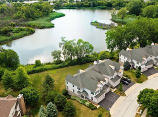 473 Bay Tree Cir, Vernon Hills, IL 60061