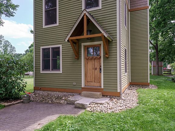 3rd image of 10035 Campbell Ave