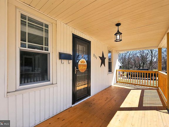 4th image of 311 Gradwell Ave