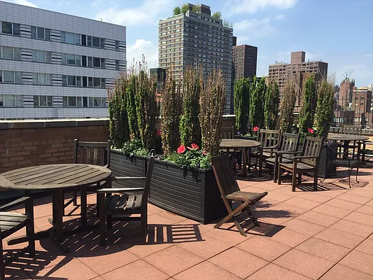 Sold by Compass | media 17