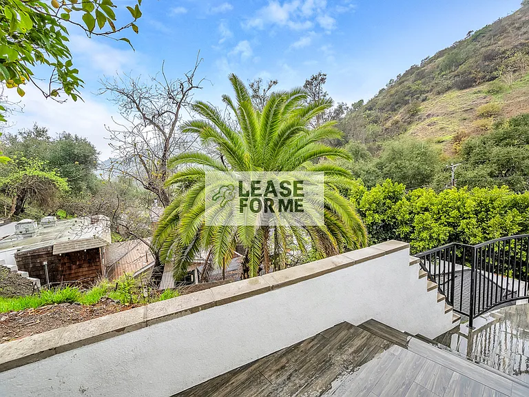9848 Portola Dr — Photo 13