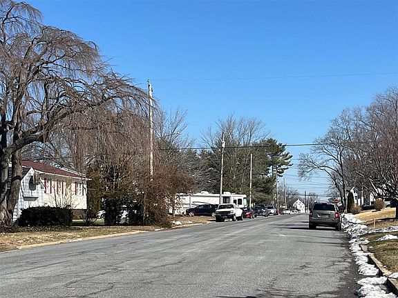 5th image of 318 W North St