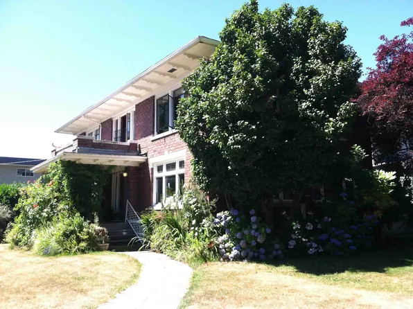 5201 16th Ave NE, Seattle, WA 98105