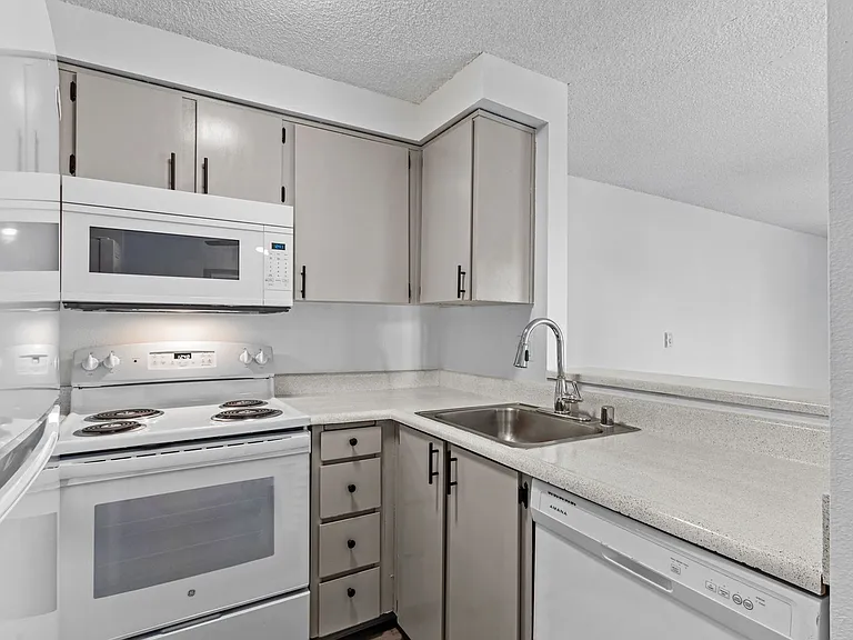 Parc 48 Apartments — Photo 33