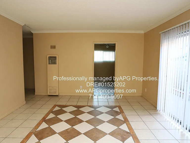 1834 W Gramercy Ave #A — Photo 4