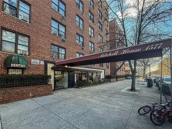 1577 E 17th St APT 4L, Brooklyn, NY 11230