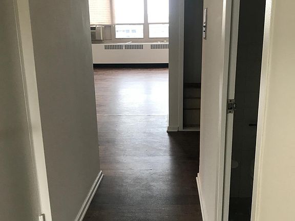 4th image of 3950 N Lake Shore Dr APT 2105