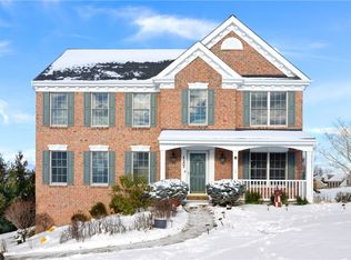 127 Springhill Dr, Oakdale, PA