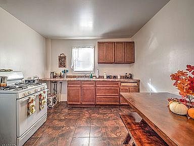 1st image of 776 Highland Ave Floor 2