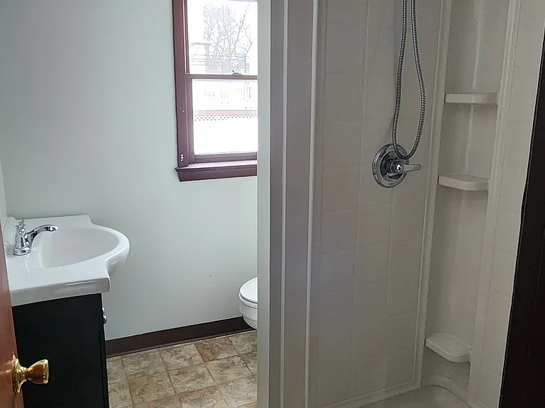 249 E 8th St #1 — Photo 3