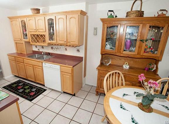 3rd image of 3590 Stonehaven Dr
