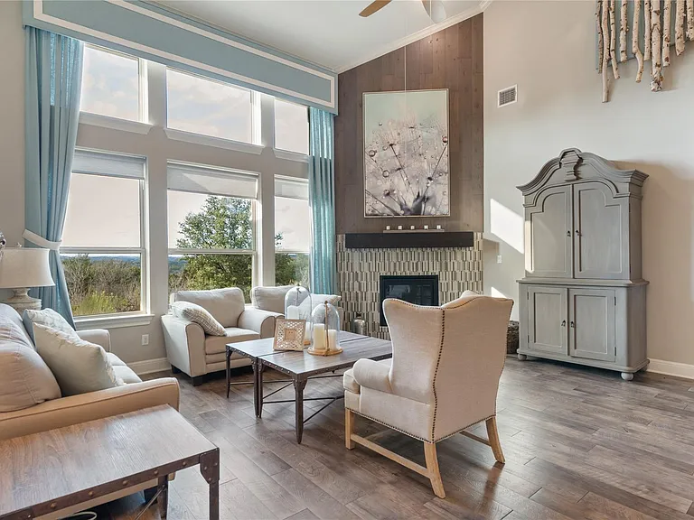 273 Jacksdaw Dr — Photo 3
