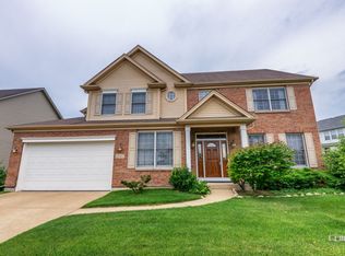 2547 Barrington Dr, Aurora, IL 60503