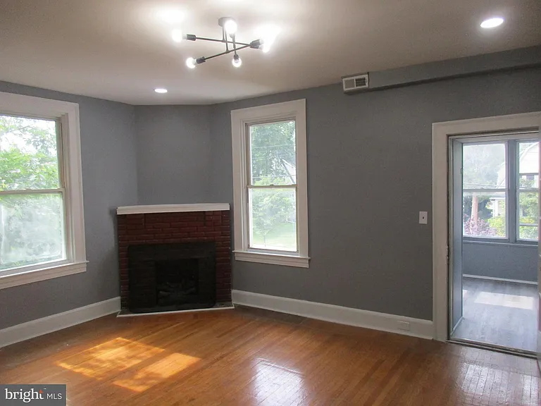 2805 Oakley Ave — Photo 12