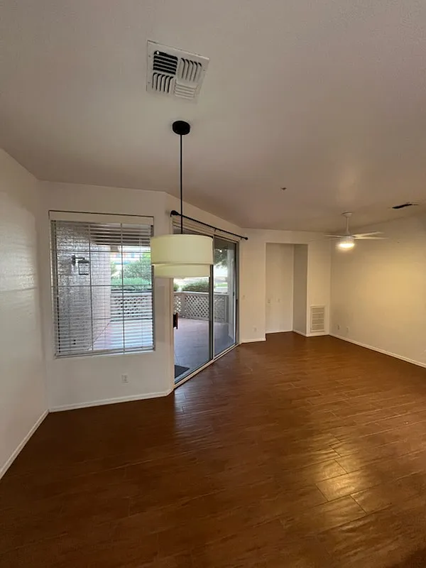 2 bed, 953 sqft, $1,950 — Photo 2