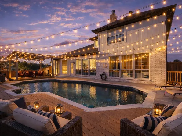 8324 Autumncrest Ct, Dallas, TX 75249