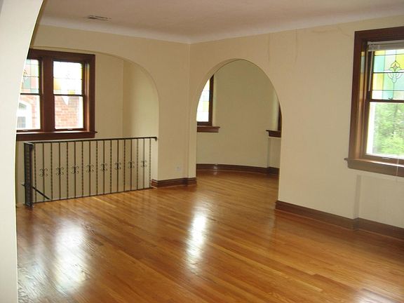 4th image of 7558 Hoover Ave #2
