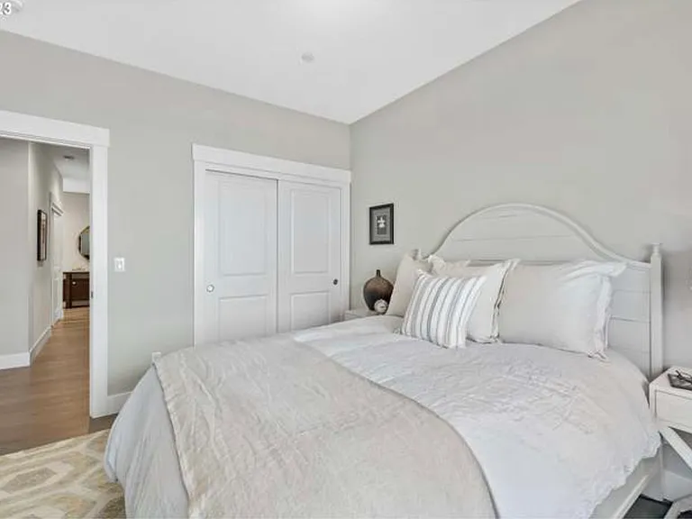 1741 NE Pecan Ln — Photo 14
