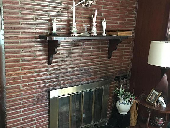 3rd image of 1000 Waltham Ave SE