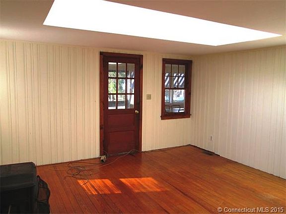 5th image of 30 Woodland Dr