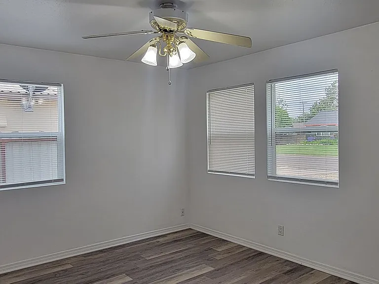 2901 Wallace St — Photo 13