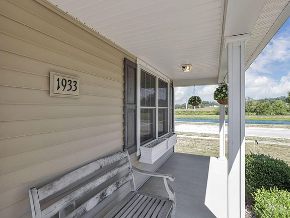 4th image of 1933 Salt Lick Dr