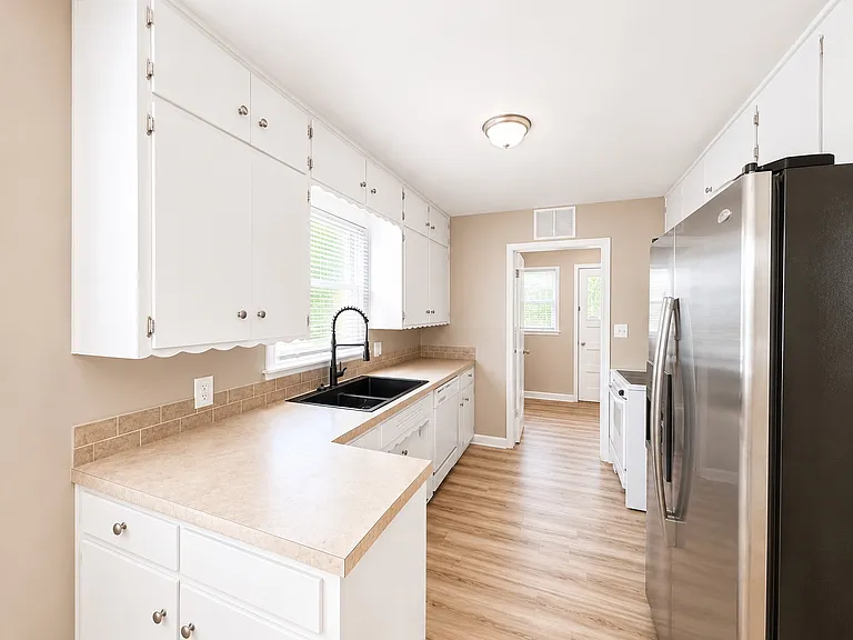 3228 S Saint Paul Ave — Photo 5