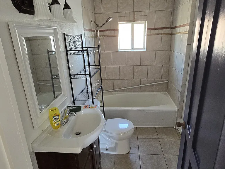 1805 N Valley Dr — Photo 4