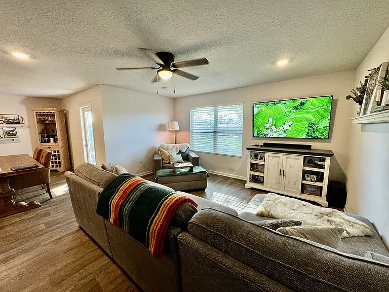 7569 Steeplechase Blvd — Photo 21