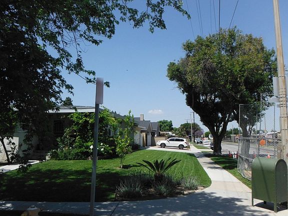 2nd image of 3693 Palo Verde Ave