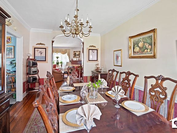 4th image of 4423 Avenue L